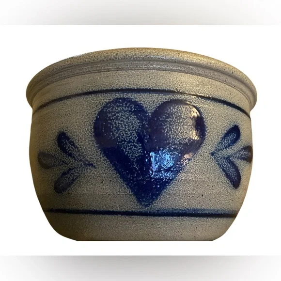 The Rowe Pottery Bowl from 1987 Blue Heart Salt Glaze Cambridge WI Vintage 9” - Picture 4 of 12